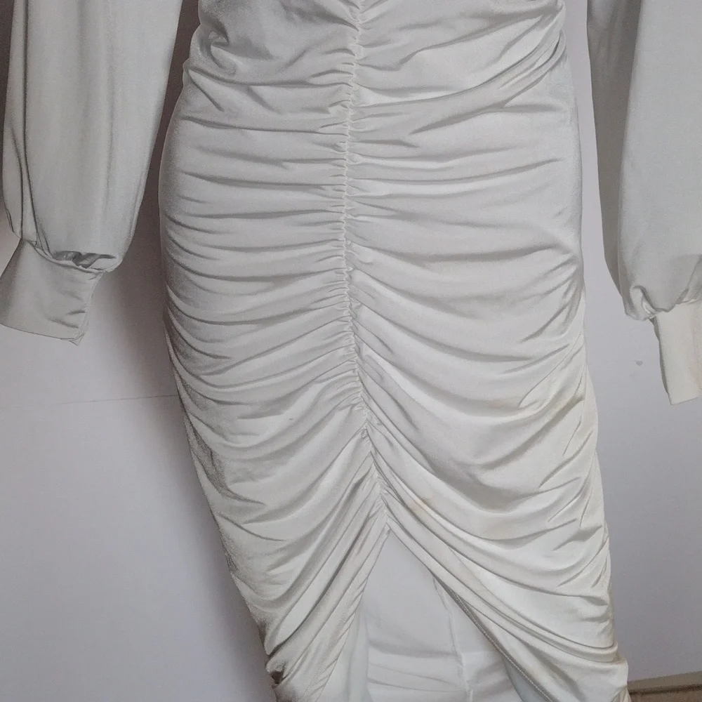 Win Win Woman Medium White Pleated Midi Ruched Dress Long Sleeves V-Neck - Picture 4 of 8